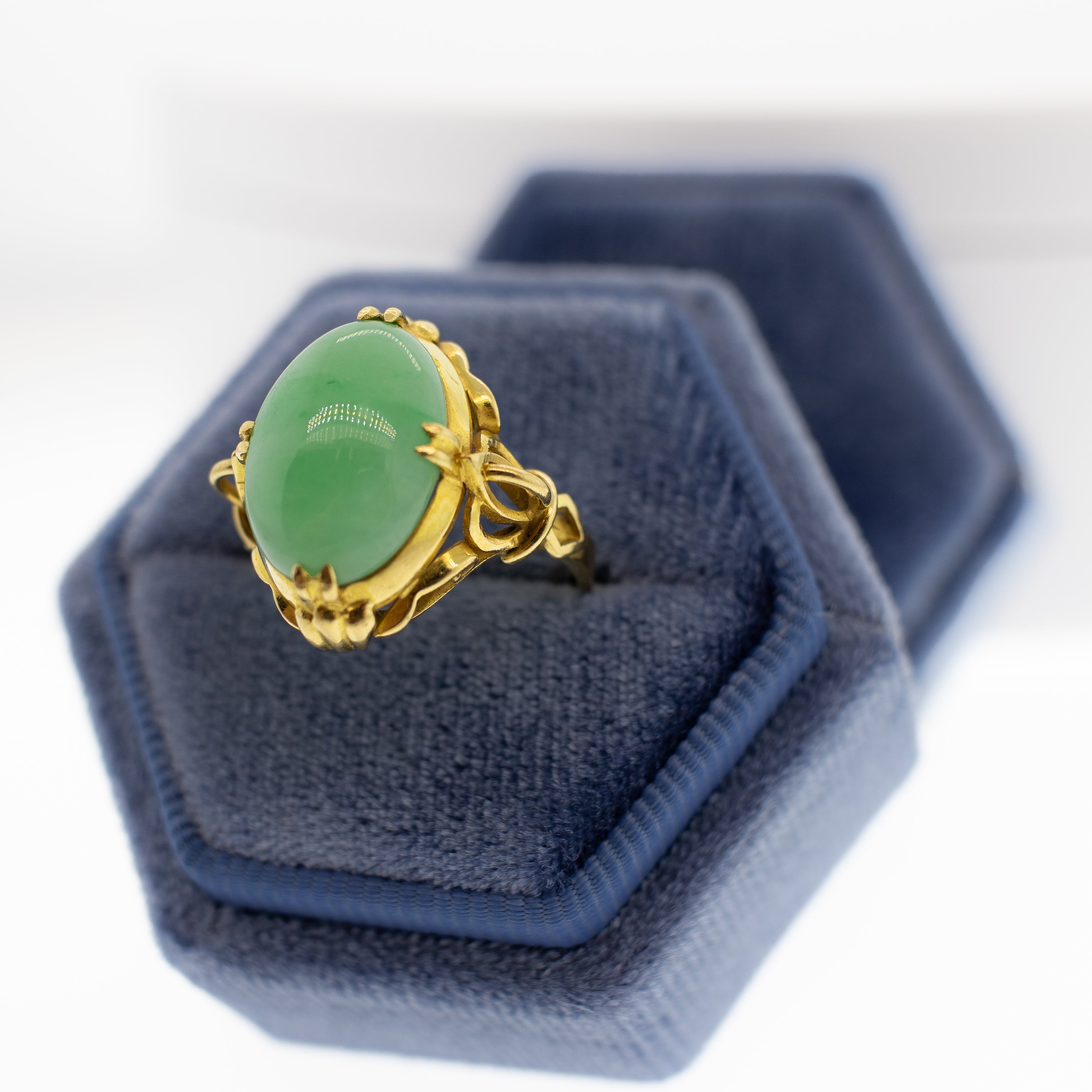 Jewellery Gold Chalcedony Ring 18K Gold Green Chalcedony Ring